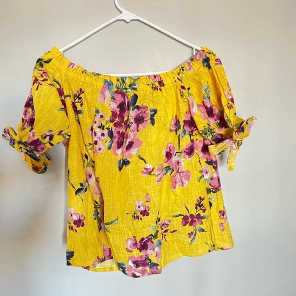 Forever 21 Women yellow off the should